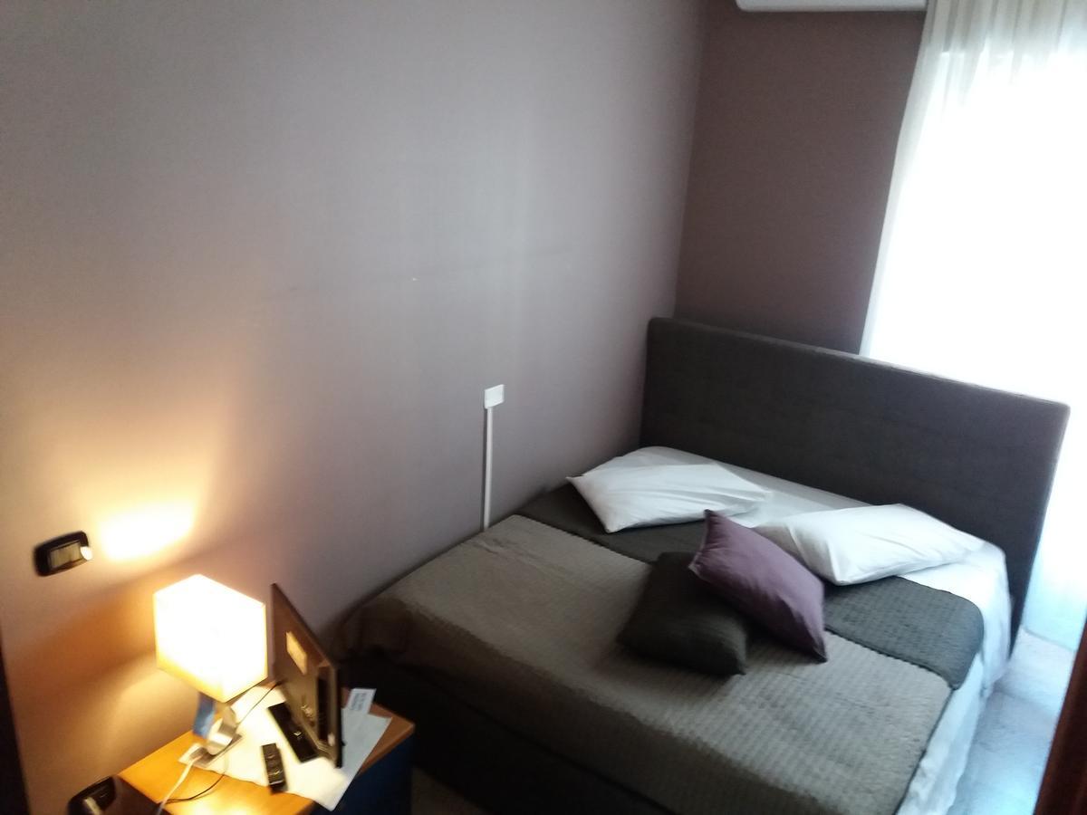 B&B Italia Napoli Exteriör bild